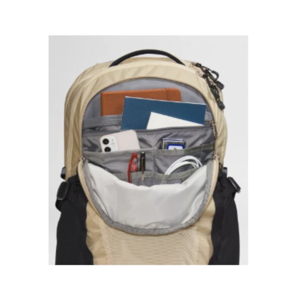 The North Face Recon Backpack - Picture 4 of 5